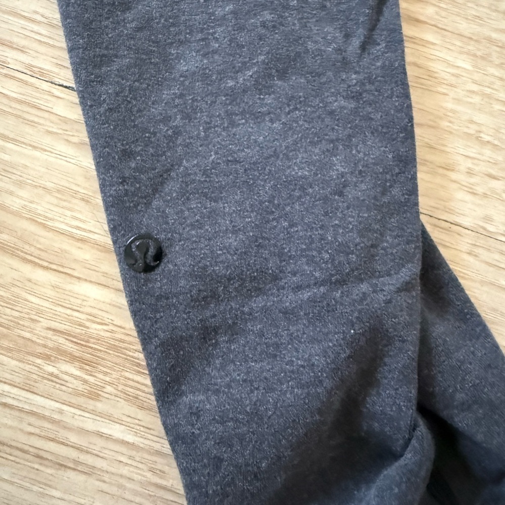 Lululemon Refine Crop Heathered Black Size 6 - Picture 5 of 5